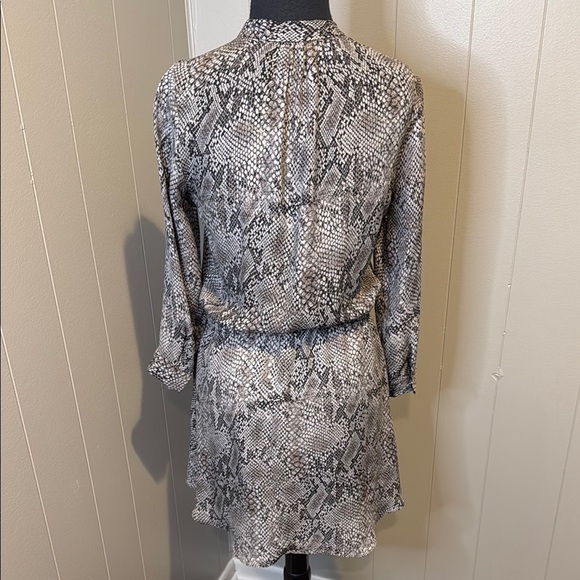 Babaton Women’s Gray Black Buttoned Tie Front Shirt Dress - Picture 4 of 5